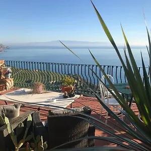 *** Alojamento de Acomodação e Pequeno-almoço La Terrazza Sul Mare Itália