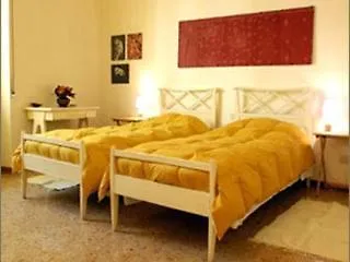 Bed and Breakfast Bed & Bed Peterson Флоренция 2*,  Италия